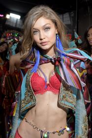 Bella Hadid e le altre: hot per Victoria's Secret 53