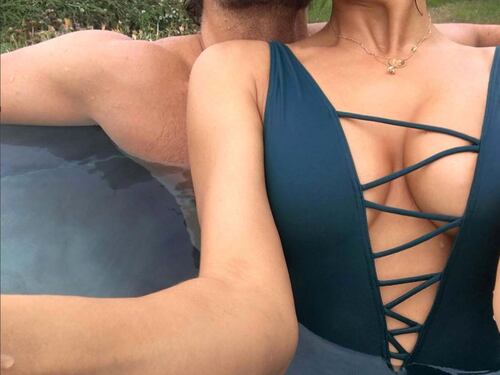 Irina Shayk, seno esplosivo su Instagram