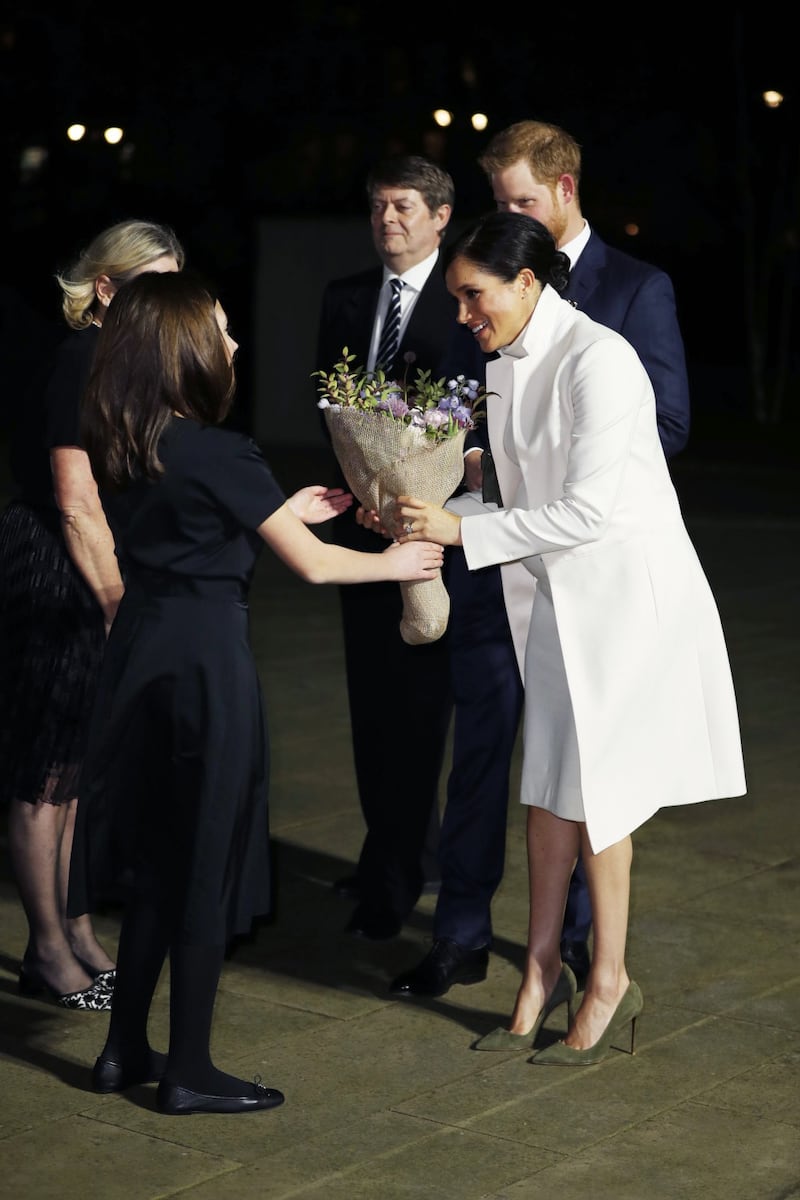 Meghan Markle chic in bianco: foto 1