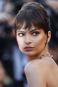 Emily Ratajkowski sublime: a Cannes è la più bella  15