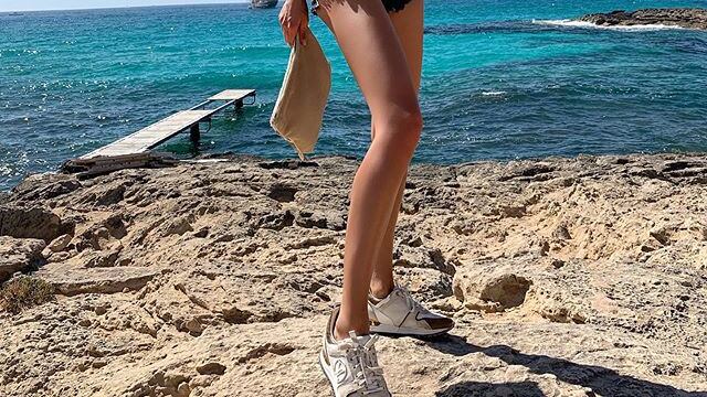 Thiabaut Courtois pizzicato in vacanza a Ibizia con Sara Soldati