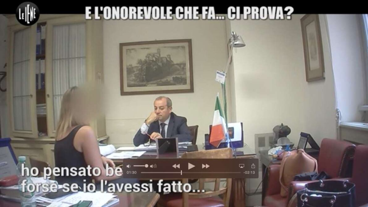 La stagista accusa il deputato: "Ci provava, Boldrini mi aiuti"