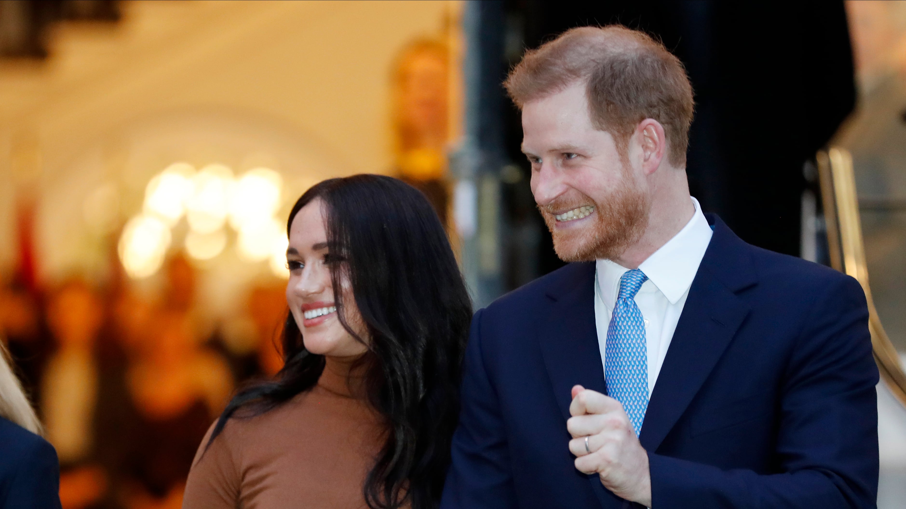 Harry sempre più in basso: ora le tv lo deridono in diretta