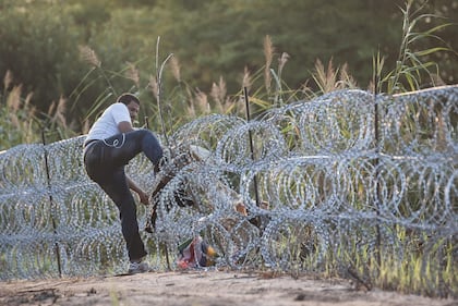Ungheria, così gli immigrati eludono il muro 6