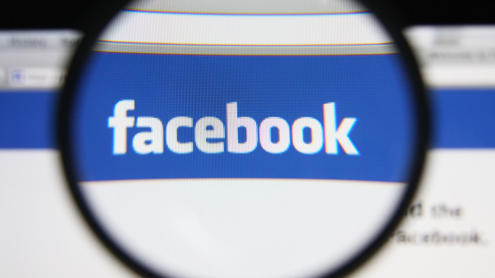 Gli Usa per farti entrare ti spieranno su Facebook