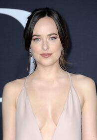 Dakota Johnson senza reggiseno per "50 Sfumature di Nero" 20