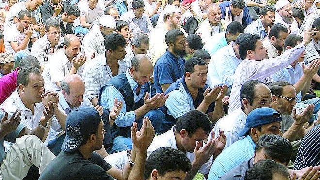 Moschee, è scontro Ramadan all'Arena con 10mila islamici
