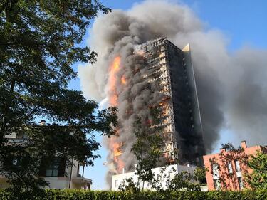 Incendio nel palazzo di via Antonini a Milano 8