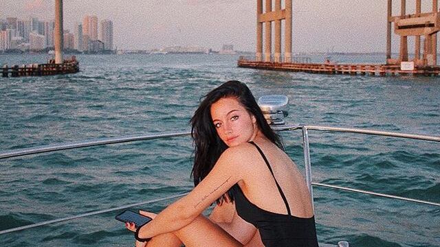 Oriana si gode le vacanze con Dybala: ecco lo scatto sexy della Sabatini