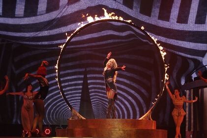 Britney Spears, sexy addominali su Twitter 18