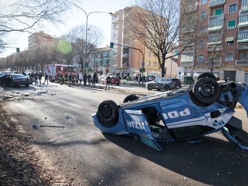 Incidente tra tre "primavera" della Juventus e auto polizia