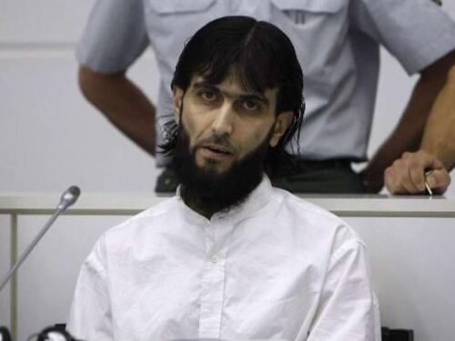 Berlino, jihadista ferisce agente, la polizia lo uccide