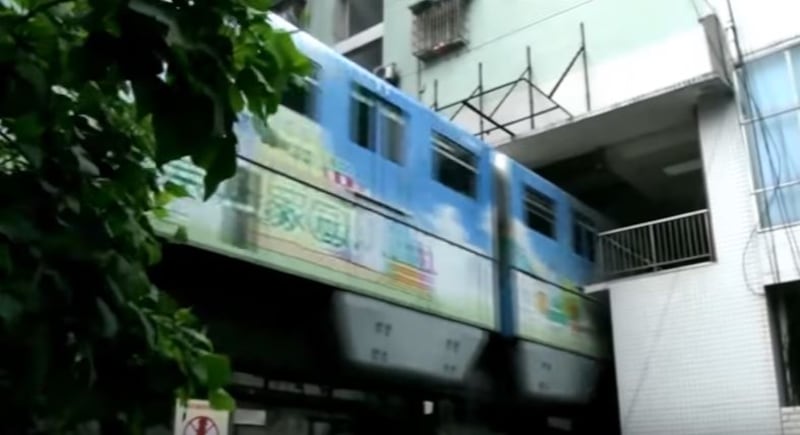 Cina, la fermata della metro è dentro casa 4