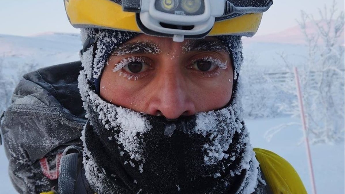 Omar, pedalatore solitario e la sfida al gelo del Gobi