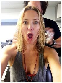 Kate Hudson in bikini nude look su Instagram 6