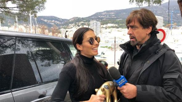 Striscia, Tapiro per la Gregoraci: "Vitalizio? Ci vogliamo bene..."