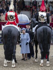 Principe Filippo in auto per l'Horse Show 3