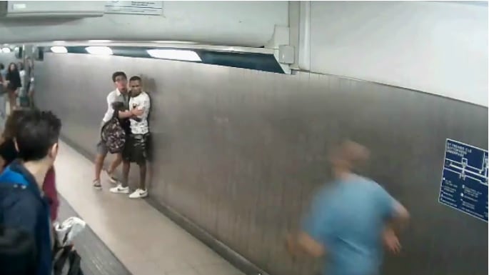 Pusher nigeriano scappa dalla polizia e a fermarlo è un seminarista di 18 anni