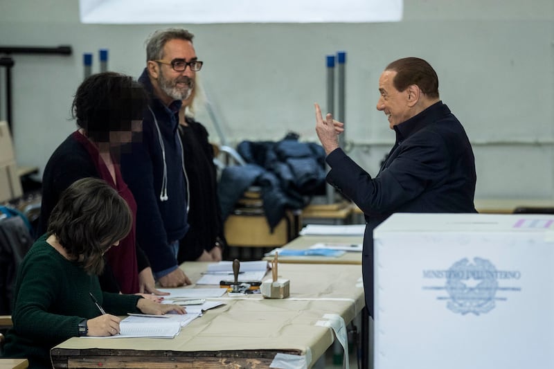 Referendum, da Renzi a Berlusconi: big alle urne 6