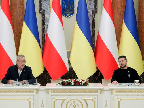 Zelensky in Polonia con Biden (e Meloni). Il suo piano di pace sul tavolo dei grandi