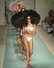 Miami Swim Fashion Week, tante modelle in costume per l'evento clou della moda estiva 29
