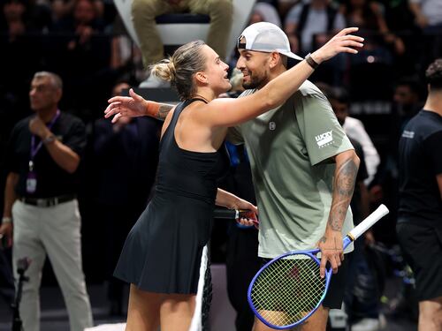 Tennis, a Kyrgios la "Battaglia dei sessi" contro Sabalenka con un duplice 6-3