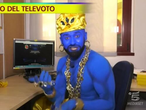 Isola dei Famosi, la falla nel televoto. Striscia la notizia: "Più account da un pc"