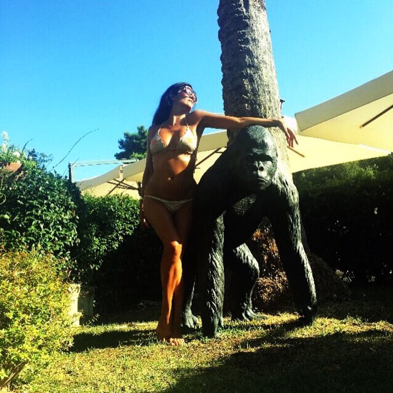 Pamela Prati in topless per la fine dell'estate 8