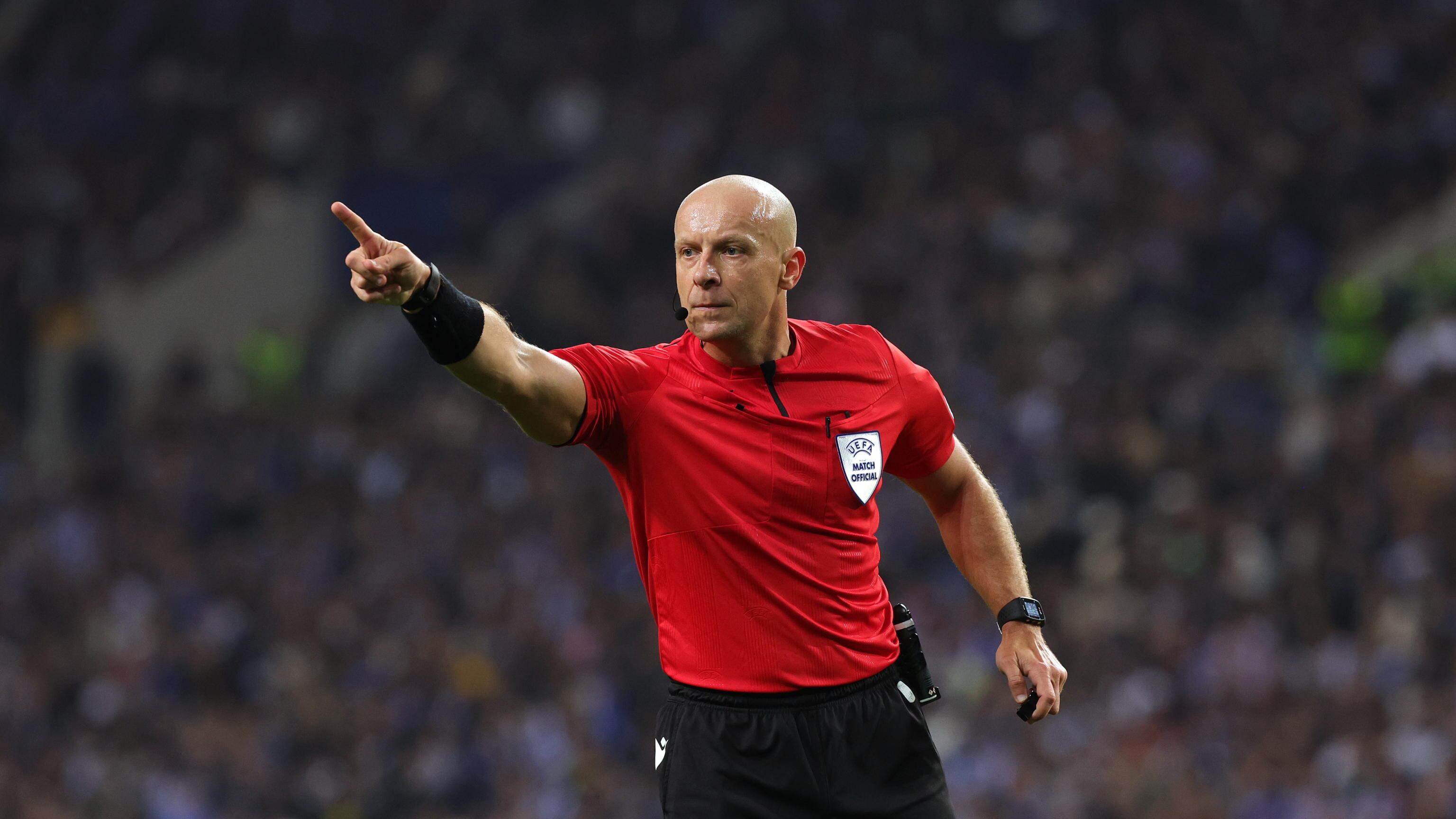 Bufera su Marciniak, la Uefa lo "perdona": arbitrerà Manchester City-Inter