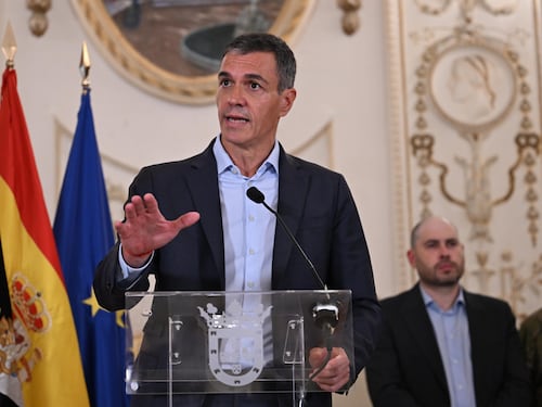 Ceuta, Sanchez alza lo scontro e minaccia l’Italia: “Stop controlli alle frontiere entro 48 ore o prenderemo misure proporzionate”