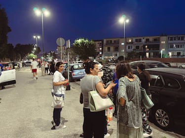 Terremoto nei Campi Flegrei, gente in strada da Pozzuoli a Napoli 10