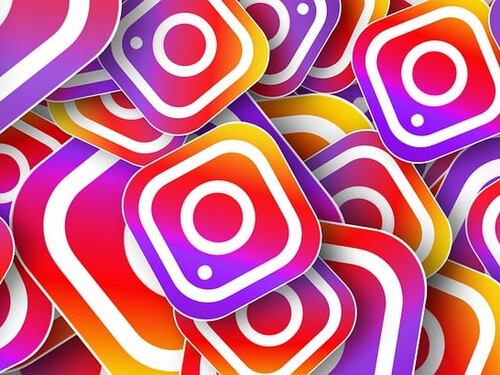 Instagram e la nuova funzione "Post to the past", cosa cambierà nella condivisione