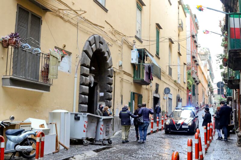 Napoli, occupano la casa di una novantenne abusivamente: ora la ristrutturano 6