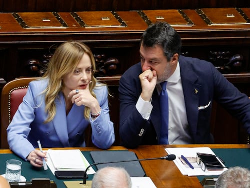 Confini e bollette, Meloni sferza l’Ue. E Fdi: mai accordi con i socialisti