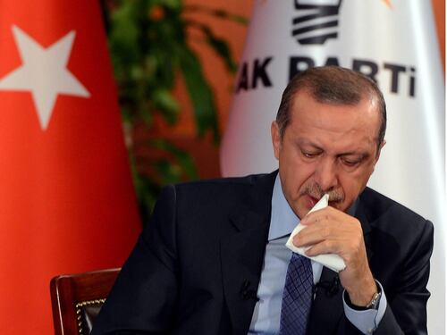 Erdogan piange per i morti in Egitto