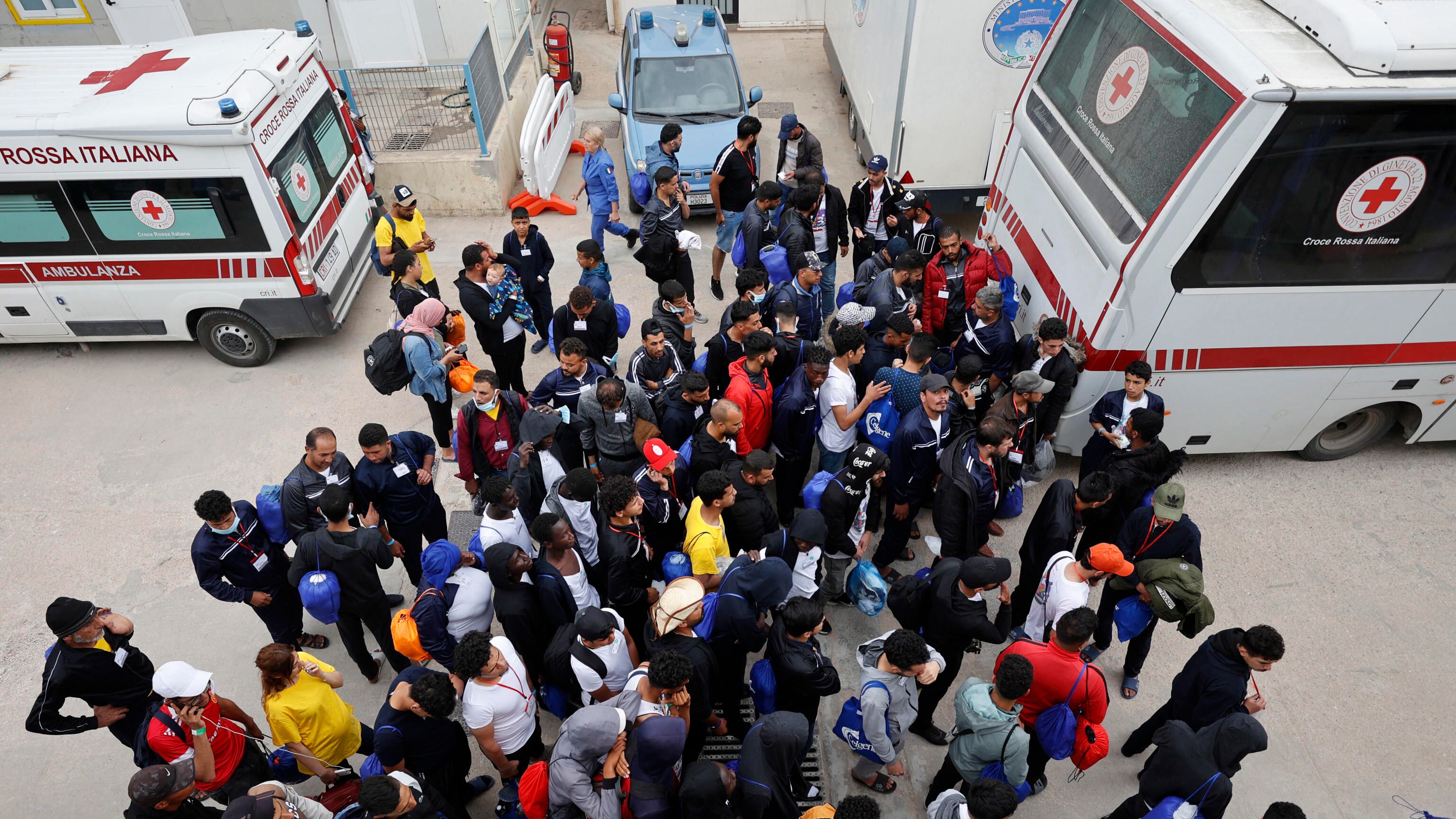 "45 milioni per Lampedusa". Ecco i fondi per l'emergenza migranti