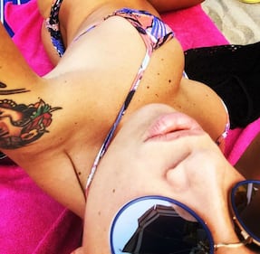 Malena, seno bollente sui social 5
