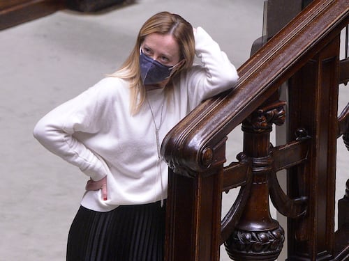 "Rifondare il centrodestra da capo". Ora la Meloni va all'attacco