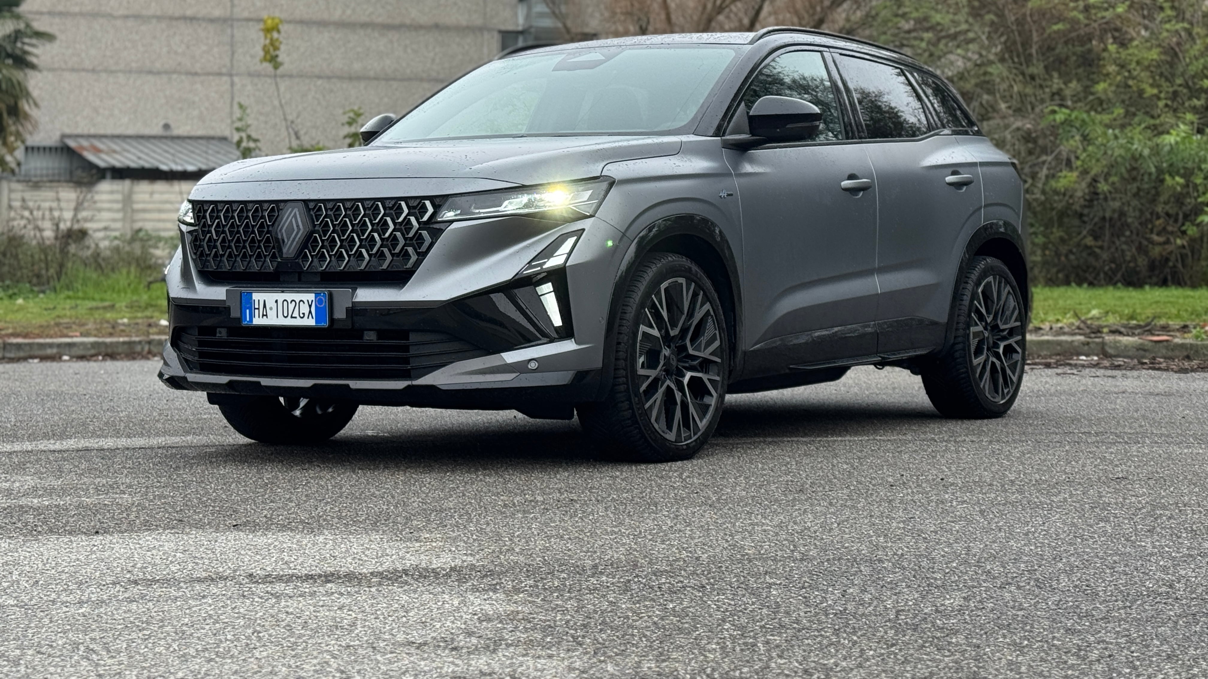 Renault Austral full hybrid: è tempo di restyling per il SUV ibrido francese