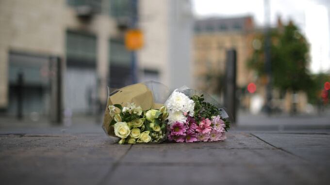 Torino, 14enne lascia un messaggio ai genitori e si toglie la vita