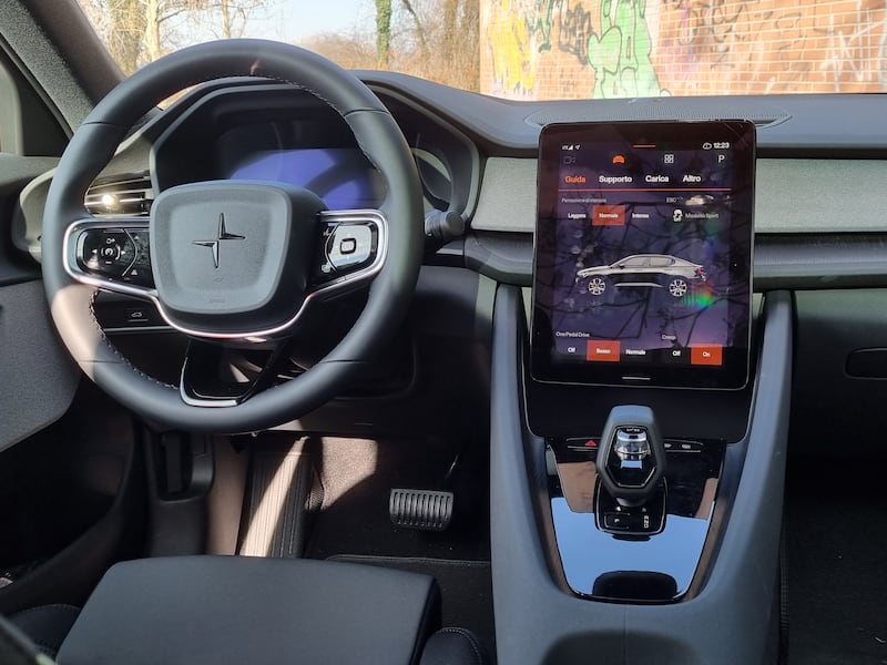 Polestar 2, guarda le foto 9