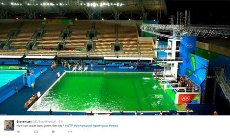 Rio, il mistero della piscina: è diventata verde 1