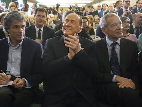 Berlusconi: "Bertolaso è l'uomo giusto per gestire la crisi, il Governo ci pensi"