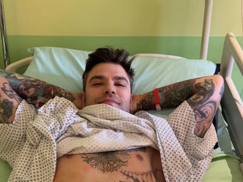 "Avevamo un patto, ma non lo ha mantenuto". Parla il chirurgo che ha operato Fedez
