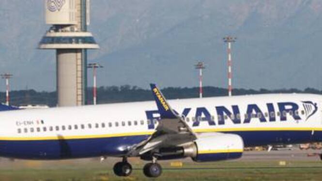Ryanair, il volo della speranza: 9 ore per Roma-Palermo