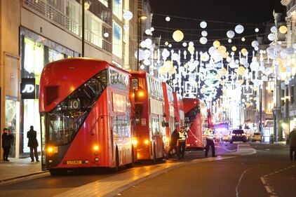 Londra, scatta l'allarme a Oxford Street: paura tra la gente 3