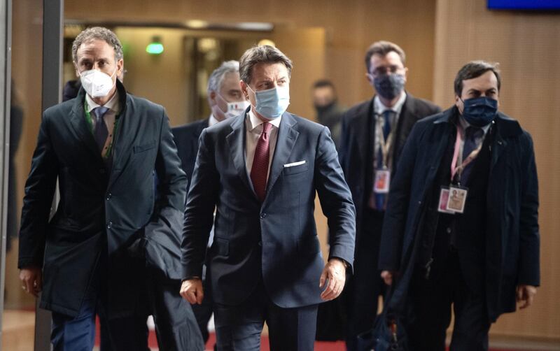 "Qui c'è un problema cronico...". I ministri in rivolta contro Conte