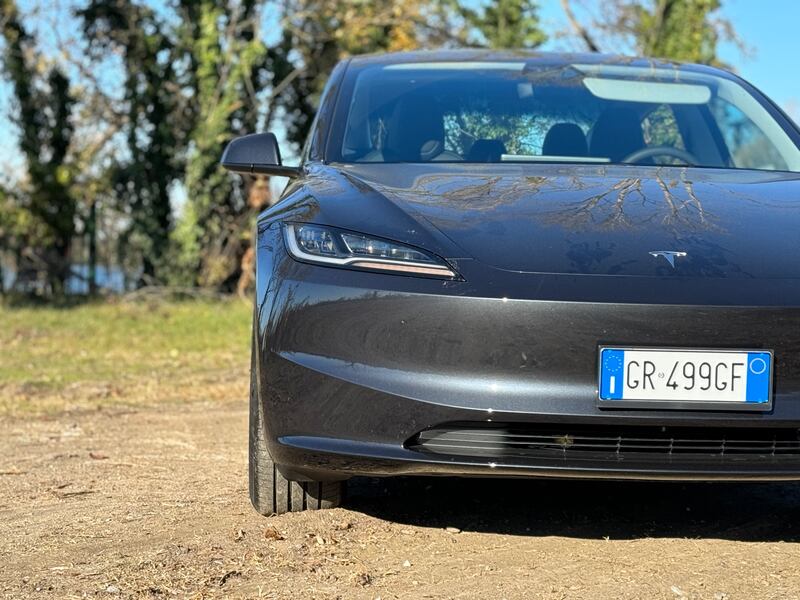 Tesla Model 3 Highland 2024: guarda la gallery 4