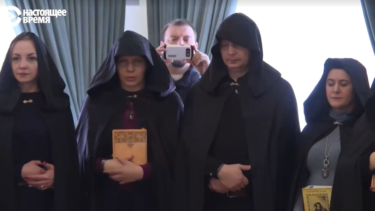 Riti magici, streghe e sortilegi: spunta pure una guerra "esoterica" tra Russia e Ucraina