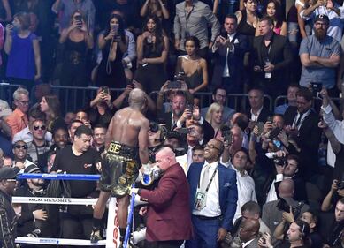 Mayweather timbra il 50-0 contro McGregor 4